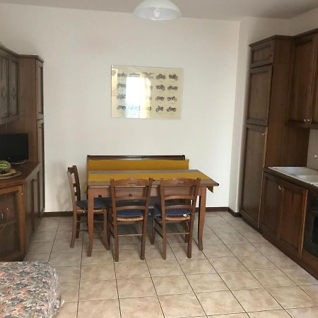 B&B " Guzzi - Inn " مانديلو ديل لاريو المظهر الخارجي الصورة