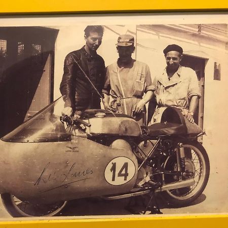 B&B " Guzzi - Inn " مانديلو ديل لاريو المظهر الخارجي الصورة