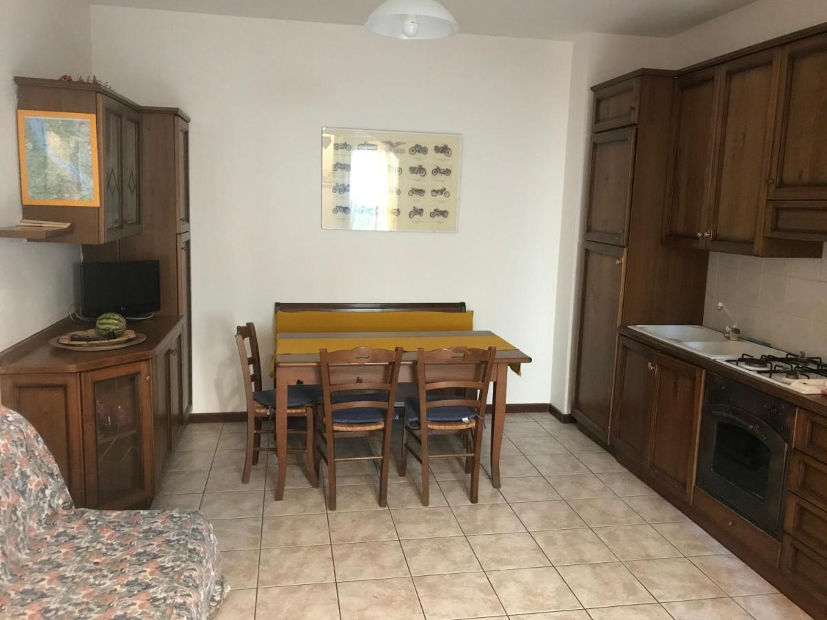 B&B " Guzzi - Inn " مانديلو ديل لاريو المظهر الخارجي الصورة