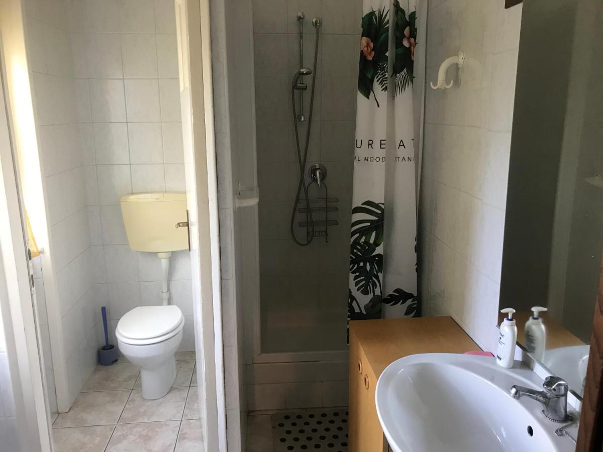 B&B " Guzzi - Inn " مانديلو ديل لاريو المظهر الخارجي الصورة