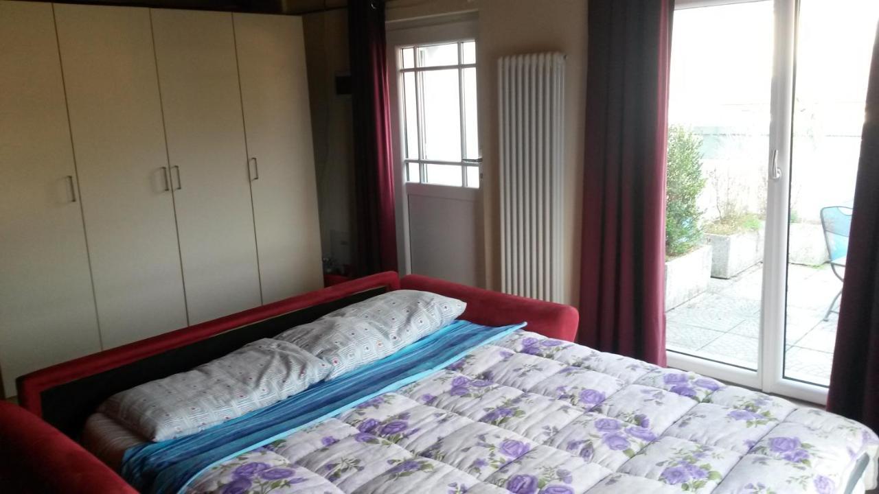 B&B " Guzzi - Inn " مانديلو ديل لاريو المظهر الخارجي الصورة