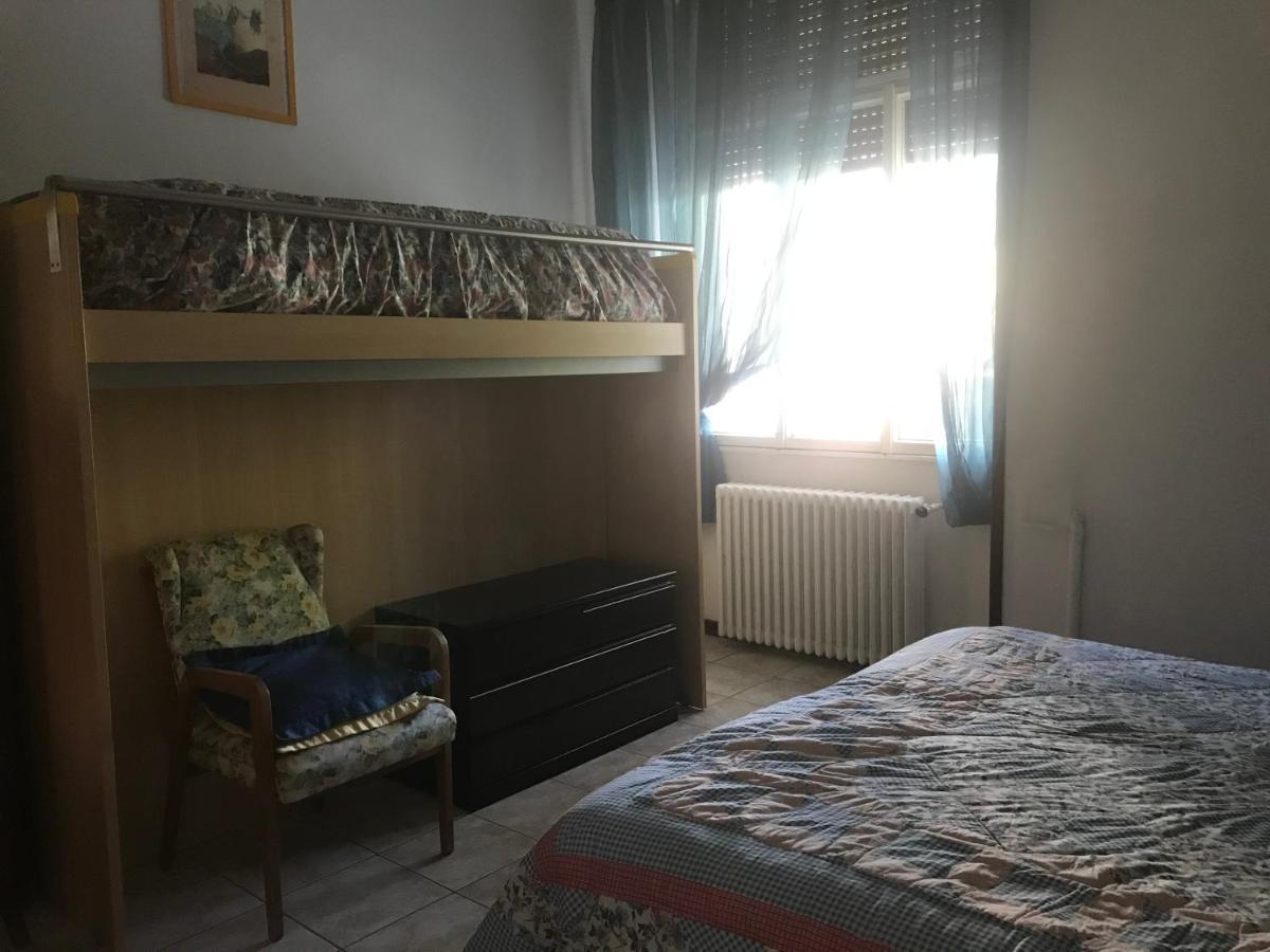 B&B " Guzzi - Inn " مانديلو ديل لاريو المظهر الخارجي الصورة